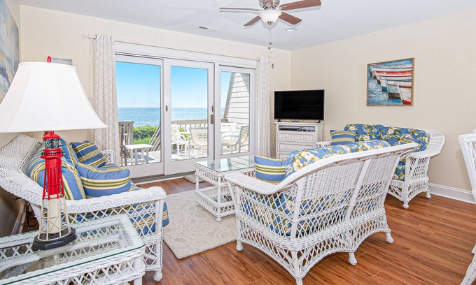Pine Knoll Shores Condo | Multi-Level, Oceanfront Condo in Pine Knoll Shores w/Free WiFi, Shared Pool