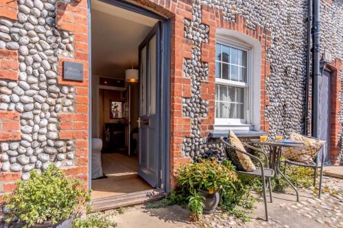 Holt House | Muriel Cottage