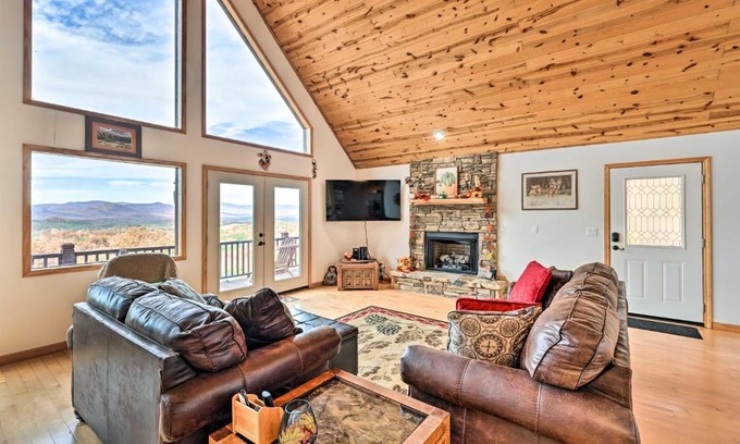 Unaka House | Murphy Cabin with Fire Pit and Stunning Mtn Views