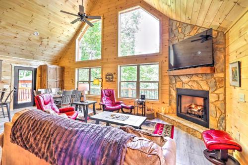 Unaka House | Murphy Mtn Retreat Wraparound Deck and Hot Tub
