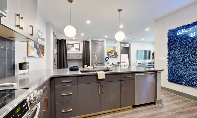 Rolling Mill Hill Condo | Muse | South Downtown Music City condo with balcony, gym & central A/C