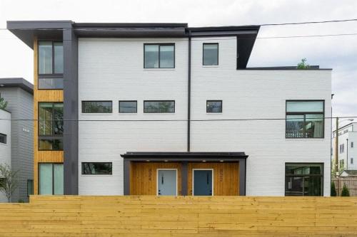 East Nashville House | Music City Smile (822/824)