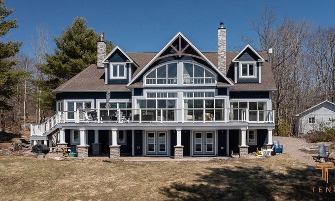 Seguin Cottage | Muskoka Memories , perfect for large family , tons of outdoor toys !