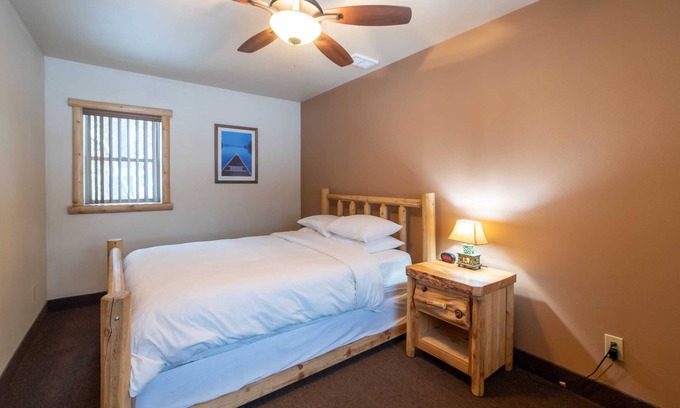 Indian River House | Musky Lodge at The Totem Lodges