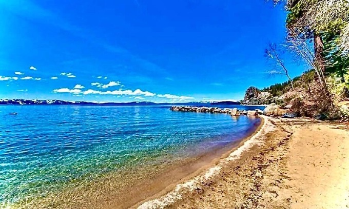 Lincoln Park House | Mv49 Lake Tahoe a Block From the Caverock Beach