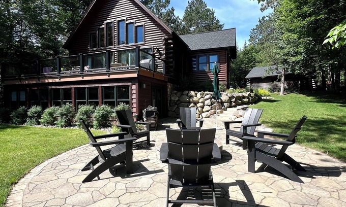 Manitowish Waters Cabin | MW Chain Retreat! EXTRA Outdoor Space!