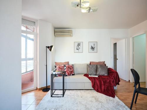 Arapiles Apartment | My City Home- Bright apartment in great location