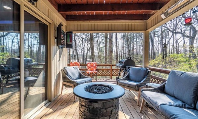 Hot Springs Village House | My Happy Place - Games, Lake & Scenery Views.