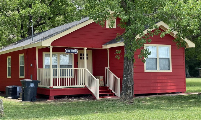 Baton Rouge House | My Lil Red House.