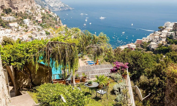 Positano House | My Rental Homes - Casa Dorothea 1 with shared pool, terrace, garden and sea view