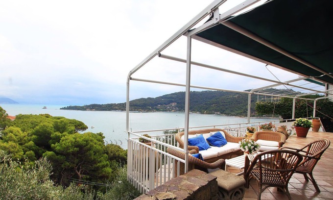 Portovenere Villa | My Rental Homes - Villa Roby 5 min by walking from the center of town, with garden