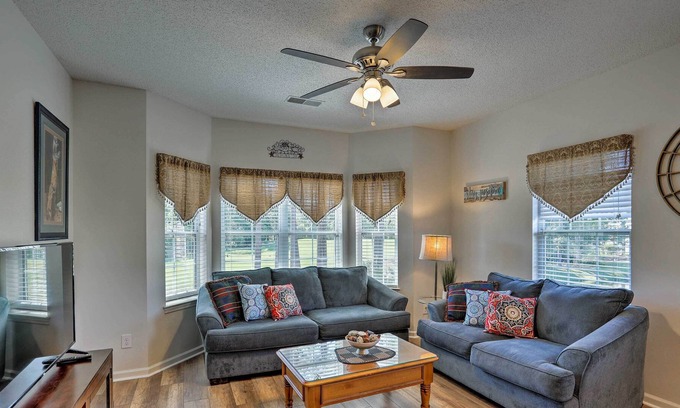 Red Hill Condo | Myrtle Beach Condo on Legends Golf Course w/ Pool!