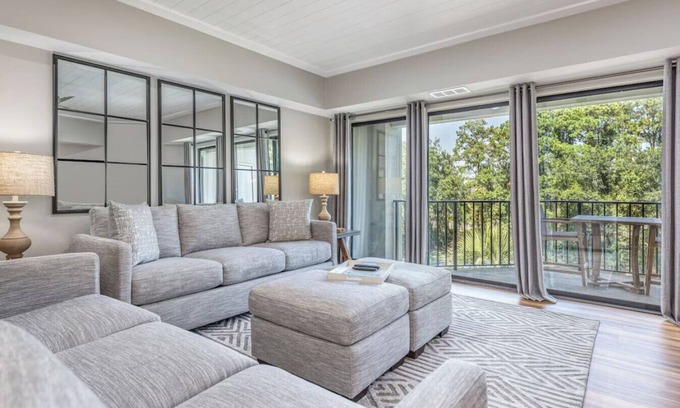 North Forest Beach Condo | MyStay at 307 Forest Beach Villas 2nd Row Pool Balcony
