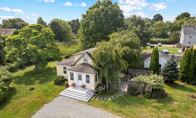 Mystic - New London House | Mystic Bungalow. Downtown Mystic