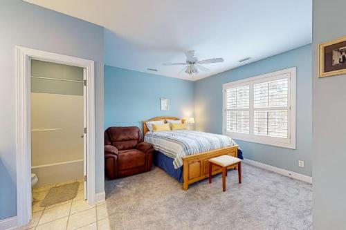 St. James Apartment | Mystic Marina, 204A