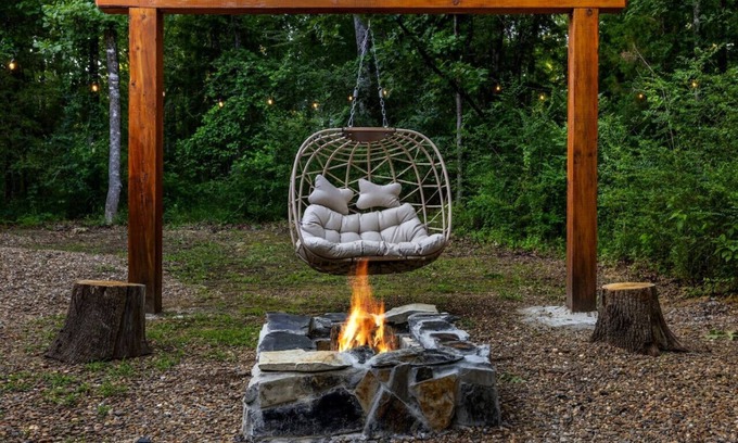 Broken Bow Cabin | Mystic Moon ยท ๐ Dreamy Honeymoon Cabin: Egg Chair & Daybed Swing ๐