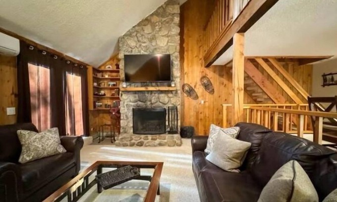 North Conway Condo | N. Conway Hideaway, Spacious & Close to Downtown