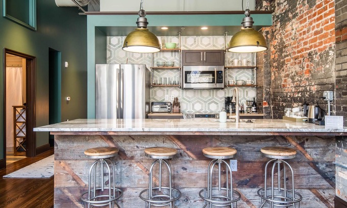 Downtown Asheville Apartment | N. Lexington Ave 1 BD King/1 BA 566 SF + free parking