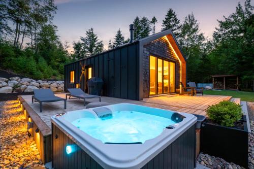 Porters Lake Villa | Nalu Retreat Lakeside Villa