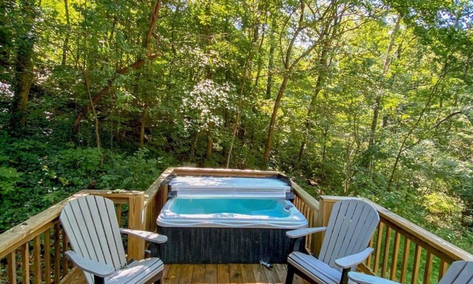 Chattanooga Apartment | Nana Cabin | Tiny Log Home Comfort in Rustic Bliss