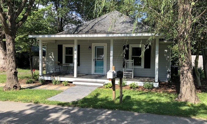 Asheville House | Nana's Cottage 3 miles from downtown, pet friendly