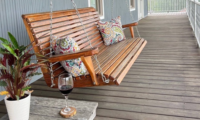 Jonesboro Bed & Breakfast | Nanny's Place -In Heart of Wine Trail/Hiking.