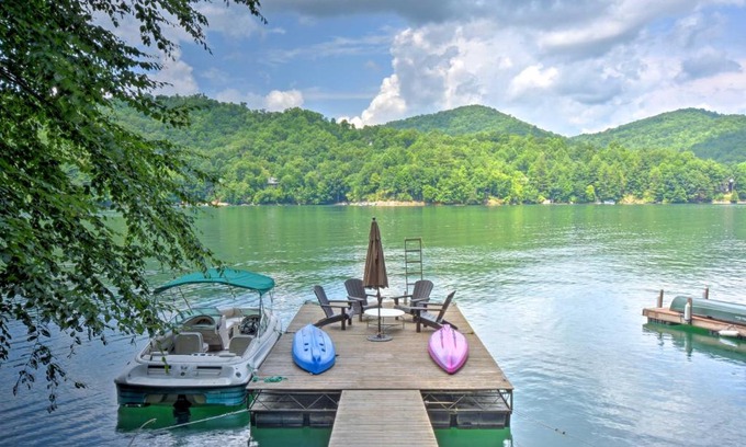 Topton House | Nantahala Lake Family Home with Private Dock and Views