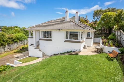 Dunedin House | Napier View