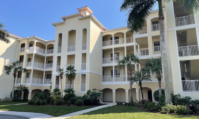 Naples Condo | Naples Lakes Signature Arnold Palmer Community Condo