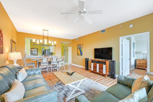 Naples House | Naples Resort Townhome with Screened Patio!