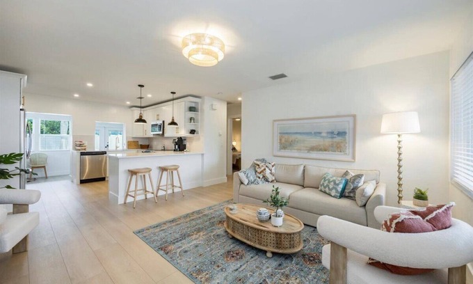 Central Naples House | Naples Zen Retreat with Swim Spa - Close to Beaches and Downtown - Extended Stay