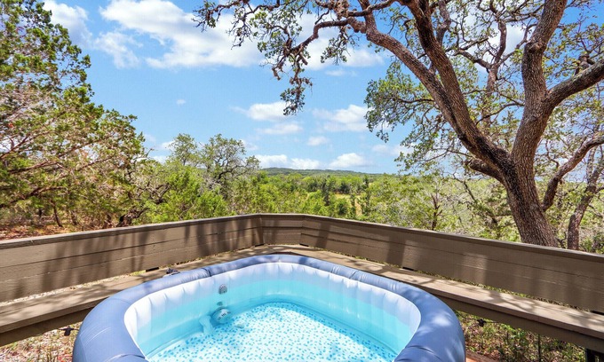 Canyon Lake House | Napping Fox Cottage I Hot tub, EV charger, Stars