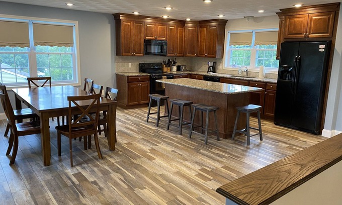 Briggs Farm House | Narragansett 4BR , Quiet Neighborhood, Vacation Rental