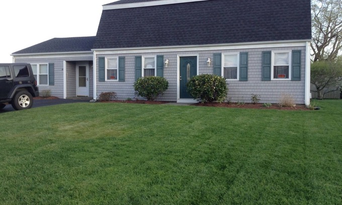 Eastward Look House | Narragansett Rhode Island Beach Rental-Scarborough Beach