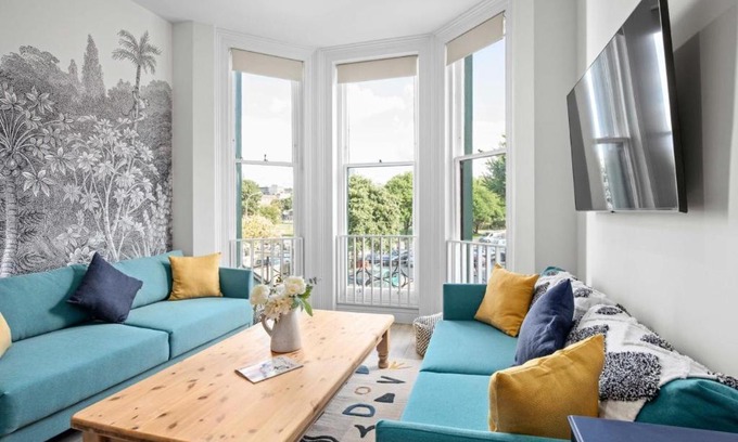 Brighton City Centre House | Narrow House - Free Parking By My Getaways