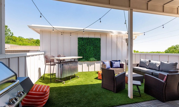Maplewood Heights House | NASH CITY Modern Home ★ Rooftop Hangout ★ 9min→DT
