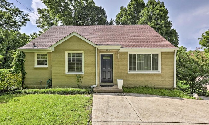Porter Heights House | Nashville Home with Deck about 5 Mi to BroadwayandDowntown