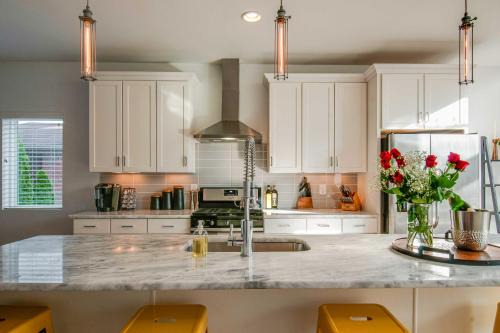Salemtown House | Nashville Home with Rooftop Deck Less Than 2 Mi to Dtwn
