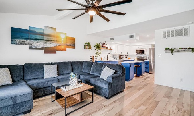 Key Allegro Apartment | Nassau #402