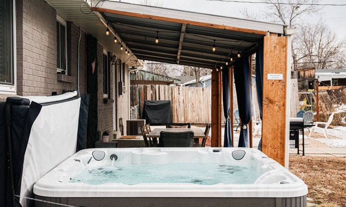 Lamar Heights Area House | National Park House Near Downtown + Mountains, 5 beds, Hot Tub + Gym