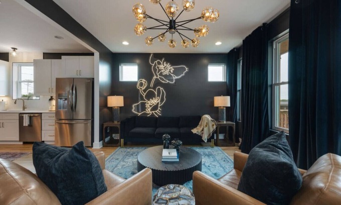 The Nations House | Nations Elegance: Rooftop & Private Patio