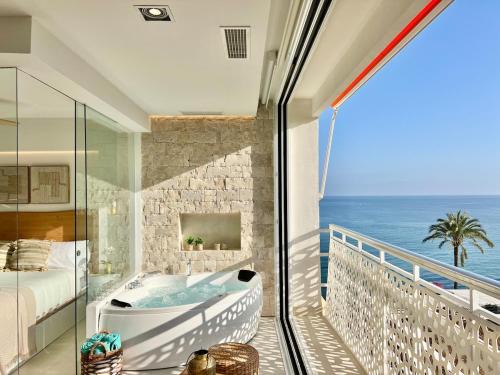 Torremolinos Apartment | NATuRaL BEACH HOME