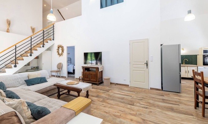 Saint-Setiers House | Natural charm and open space