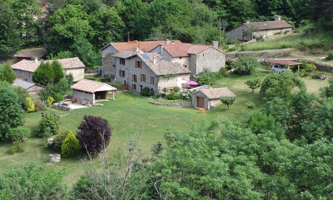 Desaignes House | Nature break and hike in the green Ardèche.