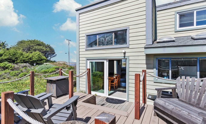 Salmon Creek House | Nature Lover's Paradise | Steps to Beach | Dogs OK