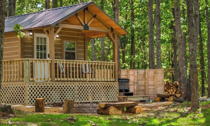 Mentone Cabin | Nature Lover’s Hideaway: Cozy Cabin with Amenities