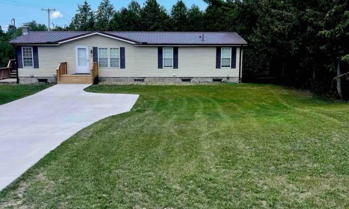 Cheboygan House | Nature lovers paradise with new dock