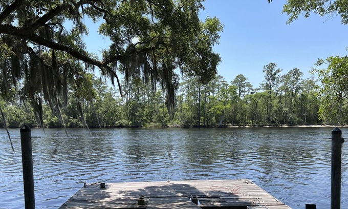 Sopchoppy Cottage | Nature Lovers Riverfront Retreat w/ private boat launch and large outdoor space