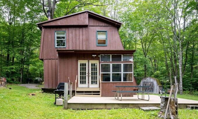 Scottsburg Cabin | Nature Retreat: Cozy Vacation Rental in Wayland, NY - 10 Acres of Serenity!