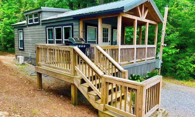 Jacksons' Gap Cabin | Nature’s Cove Cabin B-kayaks/fire pit/pet friendly